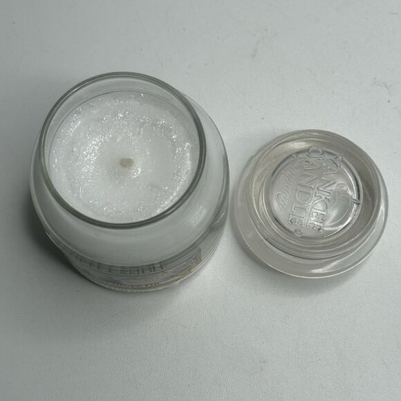 RARE retired Yankee Candle " Siberian Silver Fir " Retired 3.7 oz NEW - Picture 2 of 3